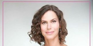 Avon-Kareena-Takovenko
